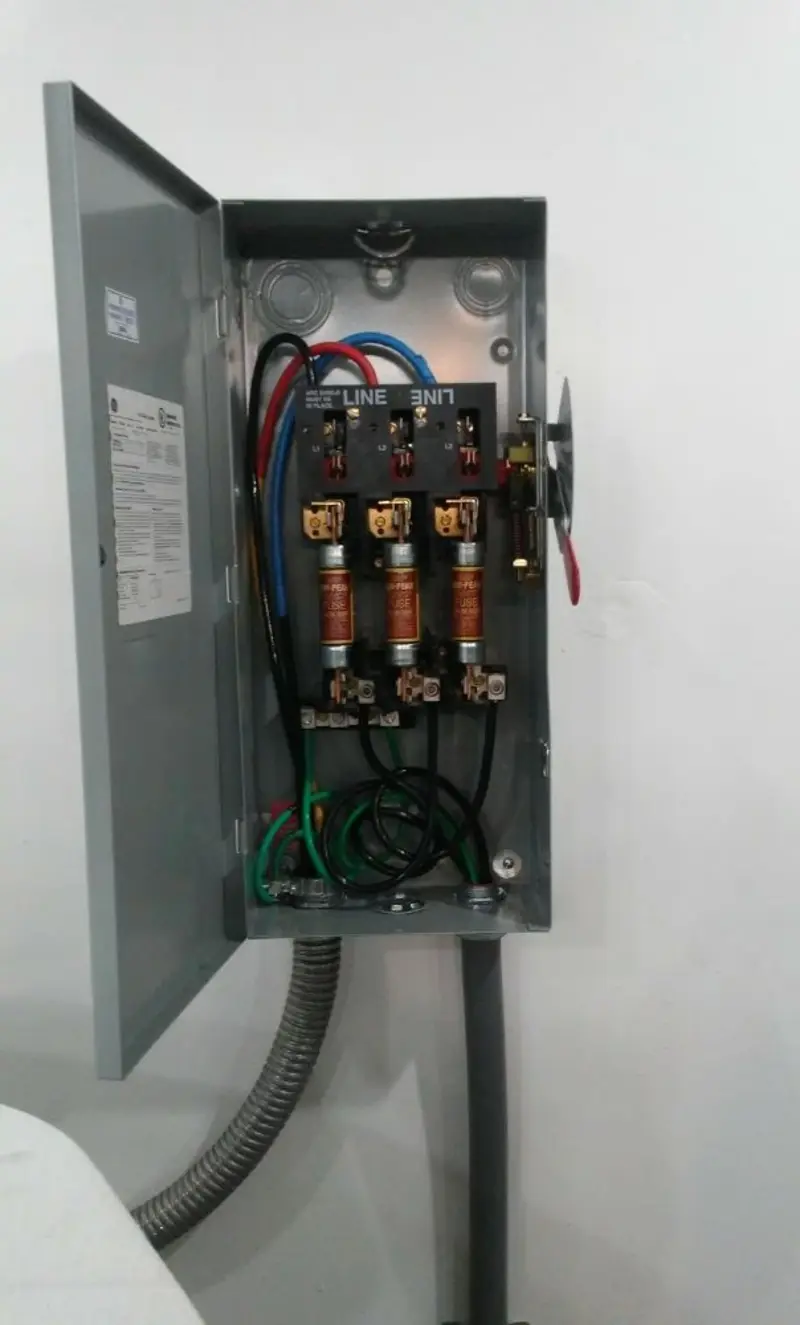 Three-phase disconnect switch installed for Smoke Detector Installation in Hamilton
